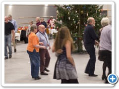 ... og dansen den går ...